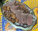 Une image de l'étape 13 de Rôti de cerf mariné au vin, légumes et herbes.