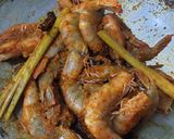 Foto langkah ke 4 dari resep Gulai Udang Jantung Pisang.