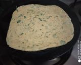 A picture of step 2 of Methi parantha.