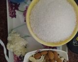 मटर तिल बर्फ़ी (Matar til barfi recipe in Hindi) रेसिपी चरण 1 फोटो