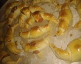 Foto del paso 3 de la receta: Medialunas con pascualina