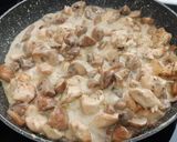 Foto del paso 6 de la receta: Pechuga de pollo con champiñones Portobello, con salsa de Cabrales