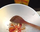 Foto langkah ke 2 dari resep Tumis Kangkung Saus Tiram.