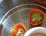 Hình bước làm 3 của món Muffin chùm ngây hạnh nhân cho bé ăn dặm