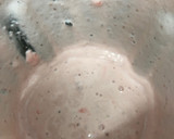 Foto del paso 3 de la receta: 84. Mousse de queso con fresas y membrillo con nueces (postre)