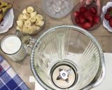 A picture of step 1 of Strawberry Banana Milkshake.
