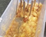 A picture of step 3 of Natural sugers banana milkshake.
