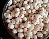 नवरतन पोहा नमकीन रेसिपी चरण 1 फोटो