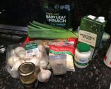 A picture of step 1 of Creamy spinach and mushroom fettuccine.
