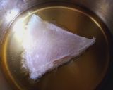 Hình bước làm 2 của món Bánh tráng phơi sương quết chả cá chiên giòn