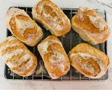 Hình bước làm 1 của món Bánh mì ciabatta kẹp tôm