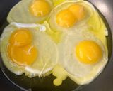 A picture of step 3 of Spaghetti with Fried Eggs.