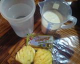 Foto langkah ke 1 dari resep Pineapple Smoothie.