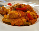Foto del paso 4 de la receta: Salteado de pollo con pimientos tricolor y tomate al orégano