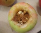 Sült alma dióval szilvalekvárral recept fázis 3 fotója