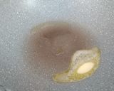 A picture of step 1 of Pan fried salmon with garlic and butter.