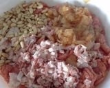 Foto del paso 1 de la receta Pollo relleno con piñones y cebolla confitada