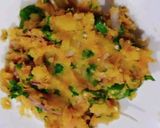 A picture of step 4 of Aloo paratha.
