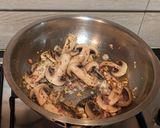 A picture of step 5 of Spaghetti in mushroom cream sauce.