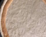 A picture of step 3 of Corner filling sauce pizza.