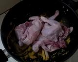 Foto langkah ke 5 dari resep Resep Ayam Ungkep Bumbu Kuning Buat Stock (Tinggal Goreng).