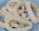 Foto langkah ke 1 dari resep Cumi Goreng Tepung Roti.