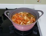 Hình bước làm 3 của món Canh kim chi giá tương 김치콩나물국