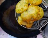 आलू सूजी पकौड़ा (Aloo suji pakoda recipe in Hindi) रेसिपी चरण 6 फोटो