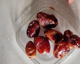 A picture of step 3 of Dates and betel leaf mukhwas.