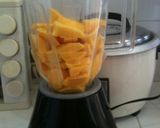 Foto del paso 1 de la receta: Jugo de mango con daditos de piña