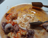 Foto del paso 4 de la receta: Salmón en salsa de naranja y marisco