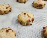 Foto del paso 7 de la receta: ✨💖Galletitas de queso de mi abuela💖✨Se desarman en el paladar, doradas por fuera, tiernas por dentro