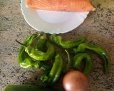 Foto del paso 2 de la receta: Garbanzos con salteado verduras y salmón fresco