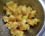 A picture of step 4 of Palak Puri with Dam aloo.
