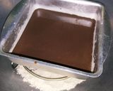 A picture of step 4 of Oreo choco cake.