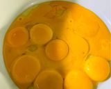 Foto langkah ke 3 dari resep Bika Ambon Mini Kuning Telor Teflon Ala Tintin.