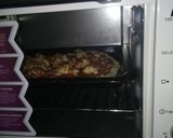 Foto langkah ke 4 dari resep Pizza sosis ekonomis.