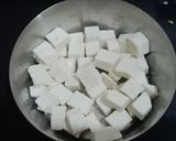 A picture of step 5 of Paneer tikka toast.