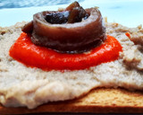 Foto del paso 2 de la receta: Paté casero de anchoas con crema de piquillos