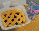 Foto del passaggio 3 della ricetta Crostatina di compleanno