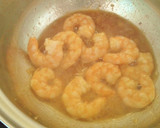 Foto del paso 4 de la receta: Espaguetis negros en crema de frutos de mar