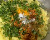 A picture of step 4 of Aloo ke parathe.