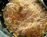 Foto langkah ke 4 dari resep Bihun Goreng.