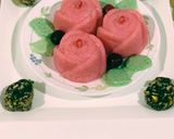 A picture of step 6 of Sooji roses with chocolate leaves.