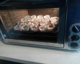 Foto langkah ke 9 dari resep Cupcakes Coklat Walnut.