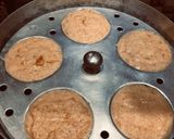 A picture of step 5 of Tomato Idli.