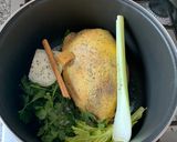 Foto del paso 1 de la receta: Consomé de pollo