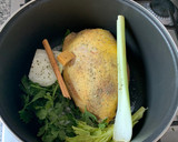 Foto del paso 1 de la receta: Consomé de pollo
