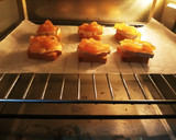 Foto del paso 3 de la receta: Panecillo de rulo de cabra, cebolla caramelizada y caramelo