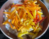 A picture of step 2 of Garlic Shrimp Stir-Fry with Peppers & Onions.